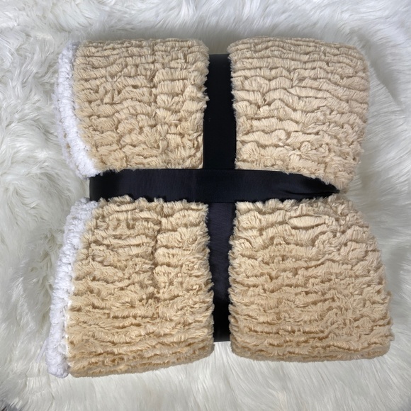 ⭐️SALE⭐️Windswept Cappuccino Micromink Sherpa - Picture 2 of 3